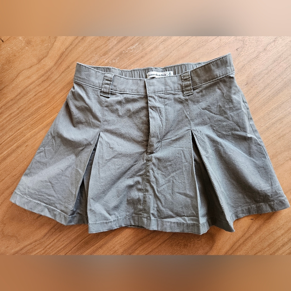 Abercrombie & Fitch "Skort", olive green, Size XS, Cotton, Great Condition